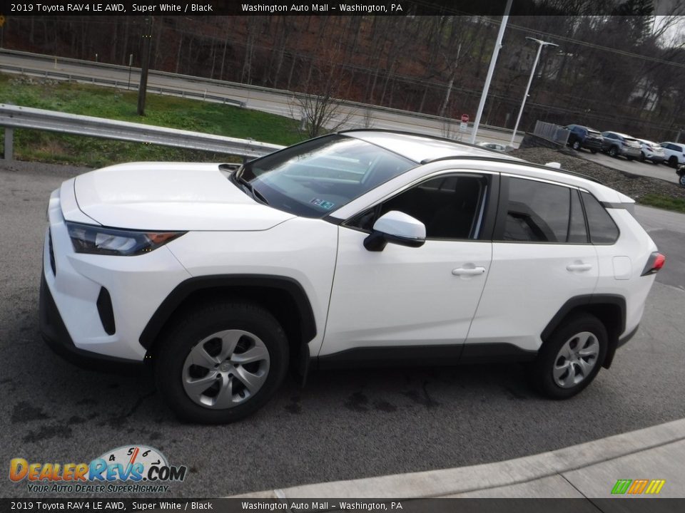 2019 Toyota RAV4 LE AWD Super White / Black Photo #12