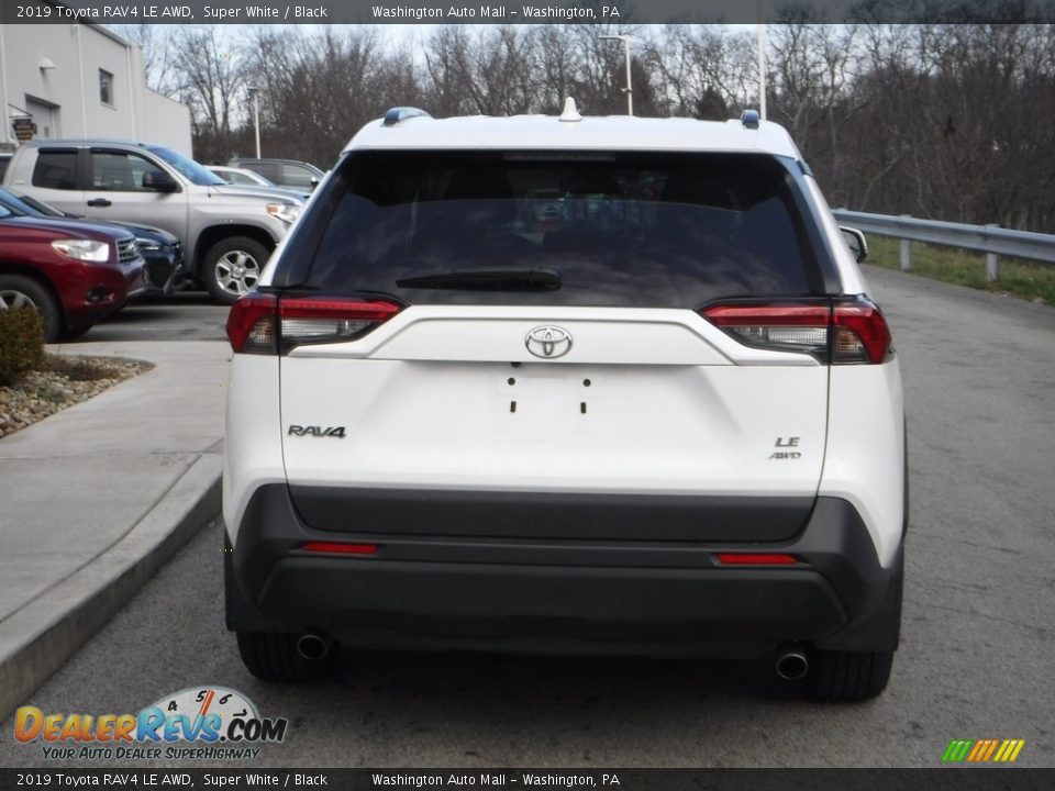 2019 Toyota RAV4 LE AWD Super White / Black Photo #14