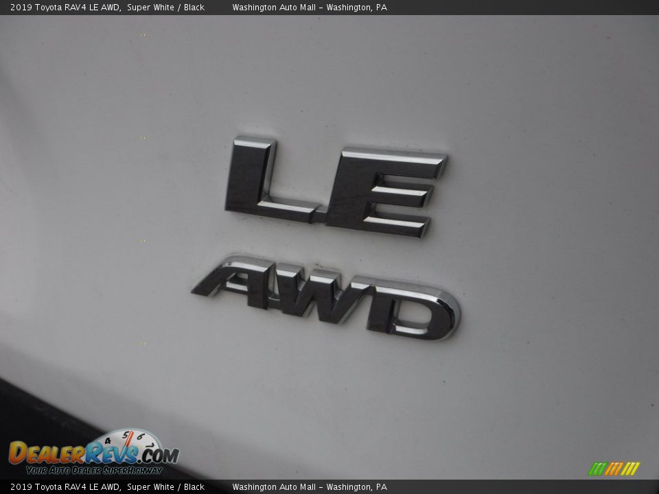 2019 Toyota RAV4 LE AWD Super White / Black Photo #16