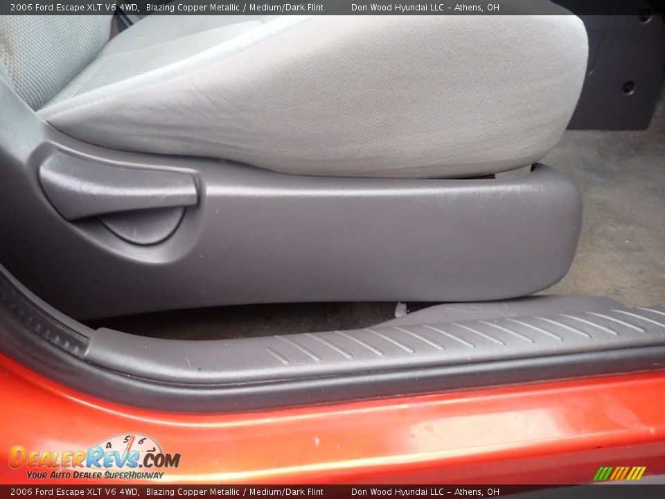 2006 Ford Escape XLT V6 4WD Blazing Copper Metallic / Medium/Dark Flint Photo #28