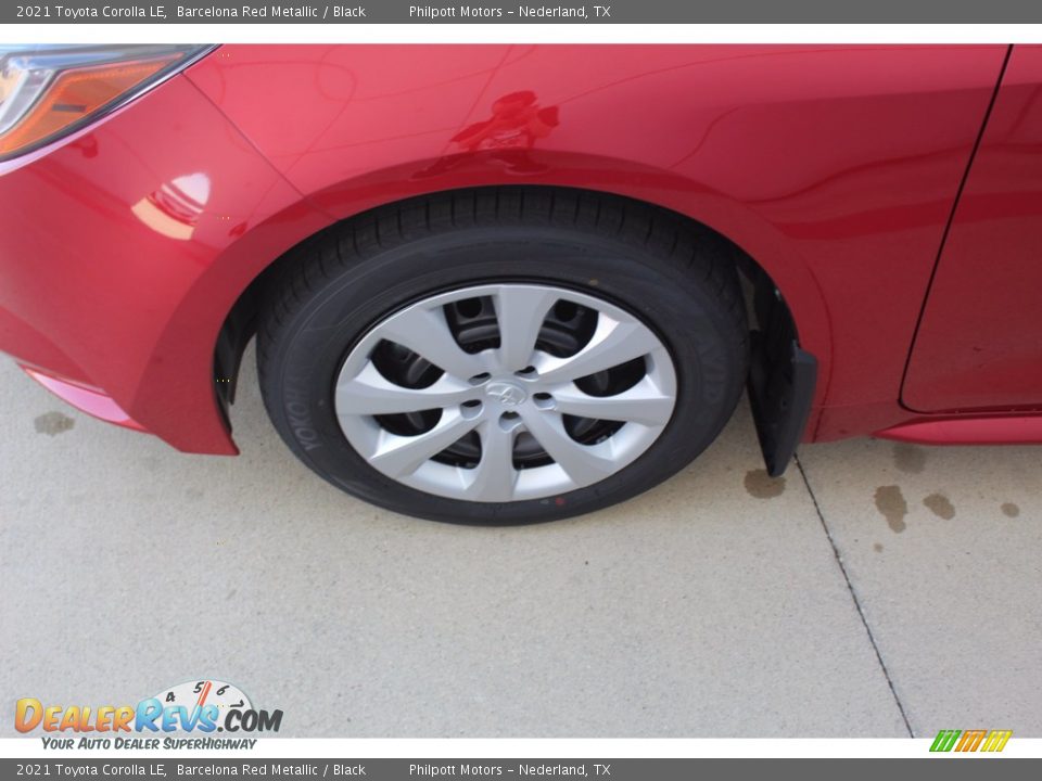 2021 Toyota Corolla LE Barcelona Red Metallic / Black Photo #5