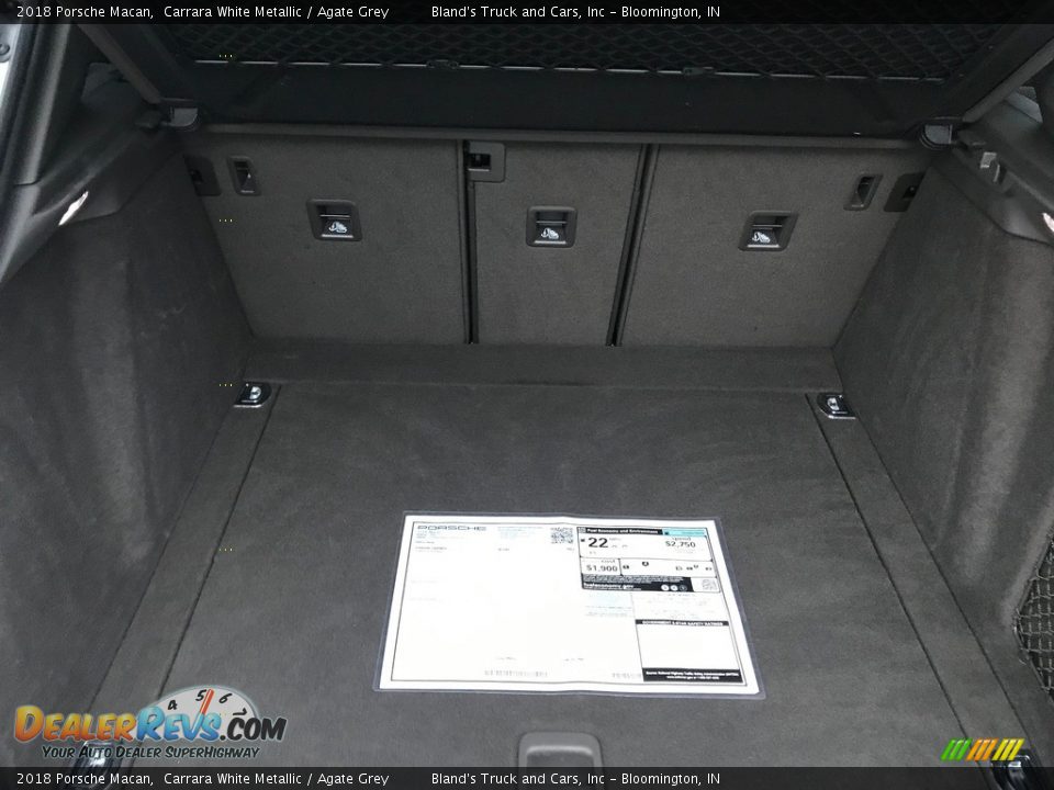 2018 Porsche Macan Carrara White Metallic / Agate Grey Photo #12