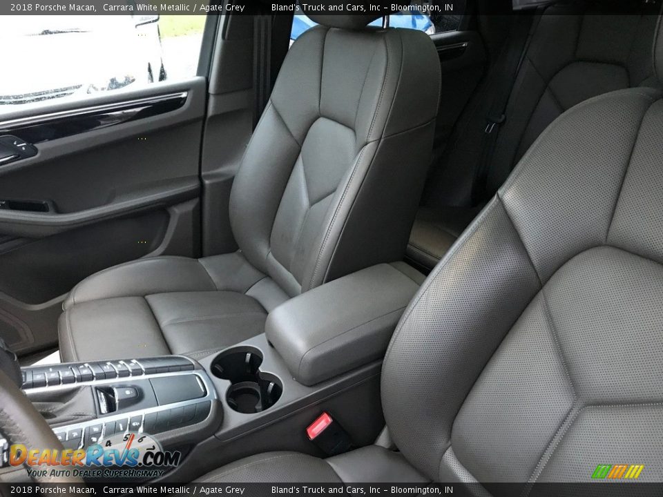 2018 Porsche Macan Carrara White Metallic / Agate Grey Photo #17