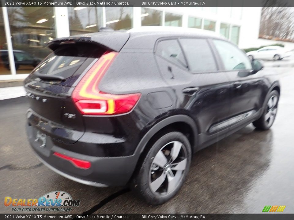 2021 Volvo XC40 T5 Momentum AWD Onyx Black Metallic / Charcoal Photo #2