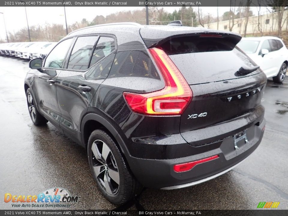 2021 Volvo XC40 T5 Momentum AWD Onyx Black Metallic / Charcoal Photo #4