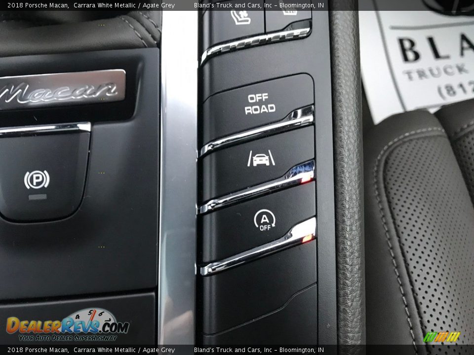 2018 Porsche Macan Carrara White Metallic / Agate Grey Photo #32