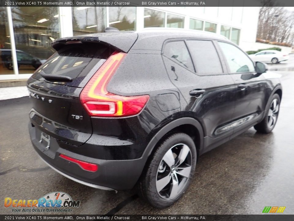 2021 Volvo XC40 T5 Momentum AWD Onyx Black Metallic / Charcoal Photo #2