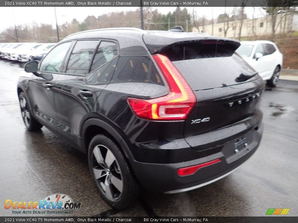 2021 Volvo XC40 T5 Momentum AWD Onyx Black Metallic / Charcoal Photo #4