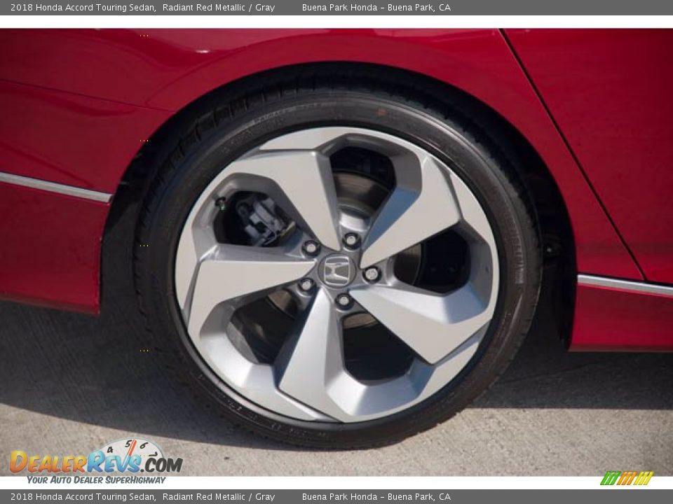 2018 Honda Accord Touring Sedan Radiant Red Metallic / Gray Photo #35