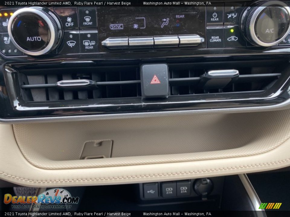 Controls of 2021 Toyota Highlander Limited AWD Photo #19