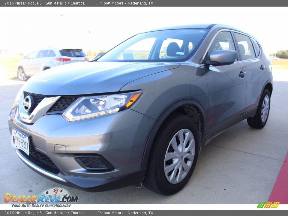 2016 Nissan Rogue S Gun Metallic / Charcoal Photo #3