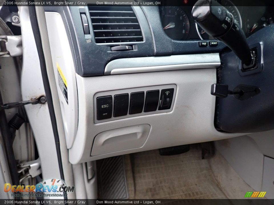 2006 Hyundai Sonata LX V6 Bright Silver / Gray Photo #16