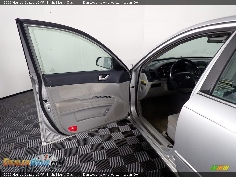 2006 Hyundai Sonata LX V6 Bright Silver / Gray Photo #27