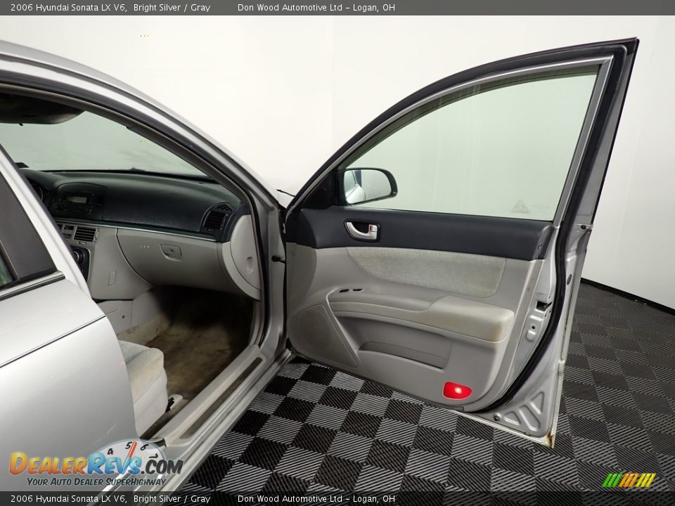2006 Hyundai Sonata LX V6 Bright Silver / Gray Photo #35