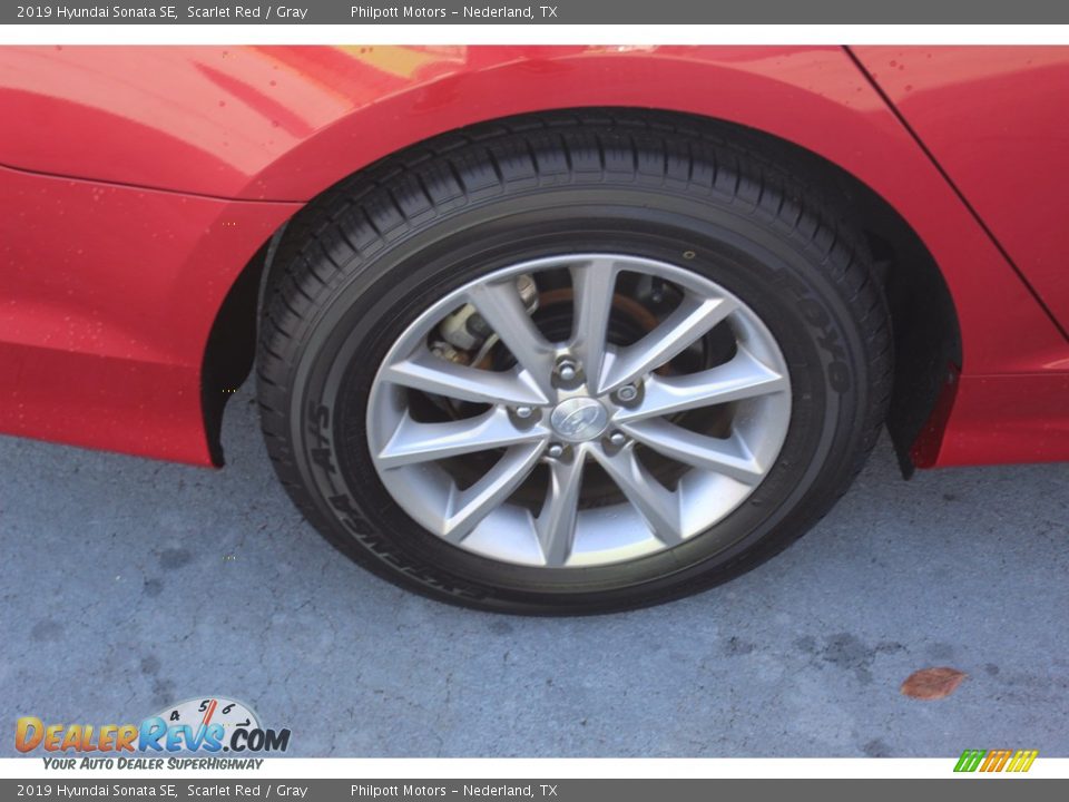 2019 Hyundai Sonata SE Scarlet Red / Gray Photo #12