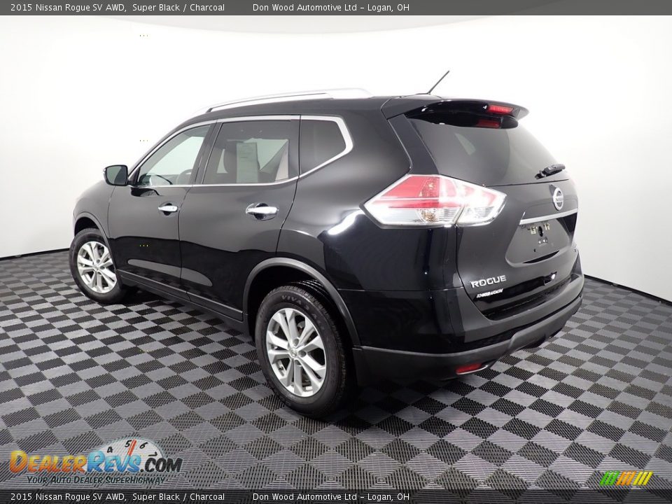 2015 Nissan Rogue SV AWD Super Black / Charcoal Photo #10