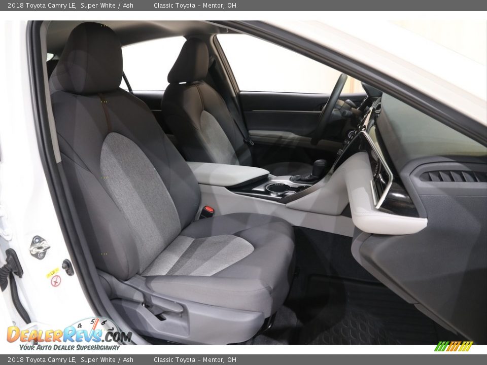 2018 Toyota Camry LE Super White / Ash Photo #16