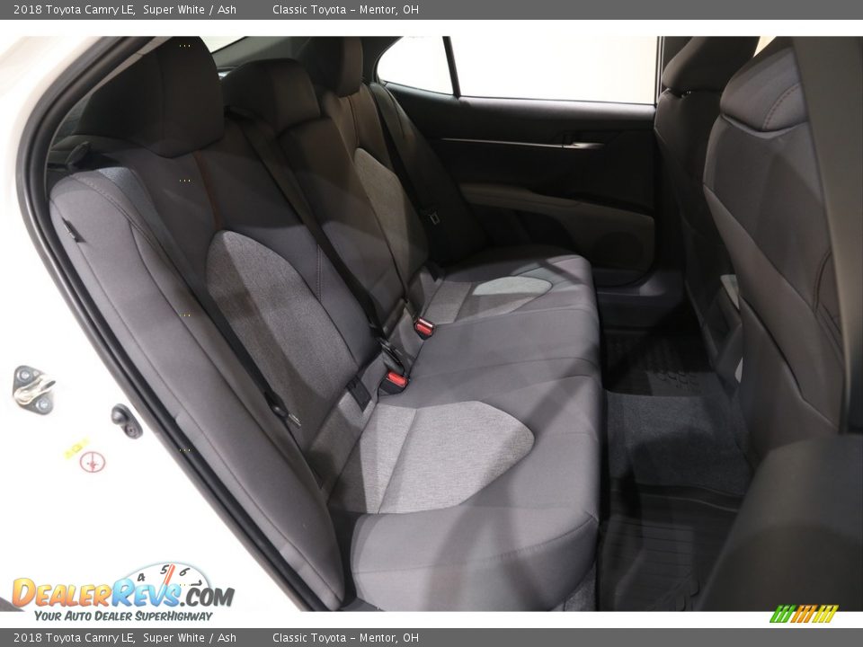 2018 Toyota Camry LE Super White / Ash Photo #17