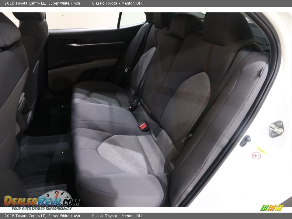 2018 Toyota Camry LE Super White / Ash Photo #18