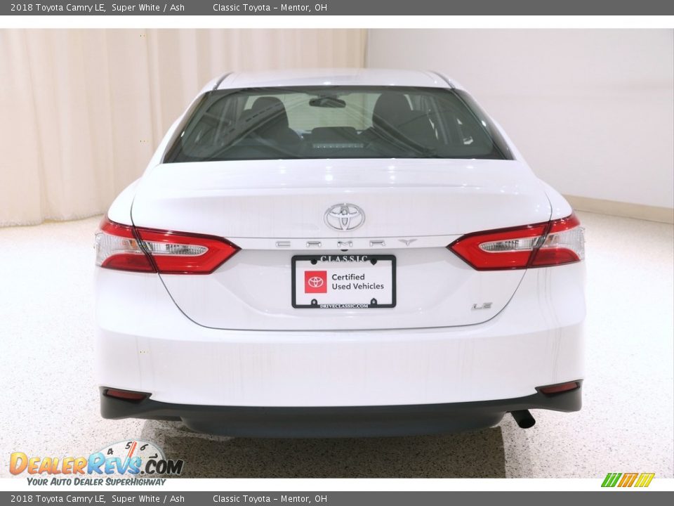 2018 Toyota Camry LE Super White / Ash Photo #19