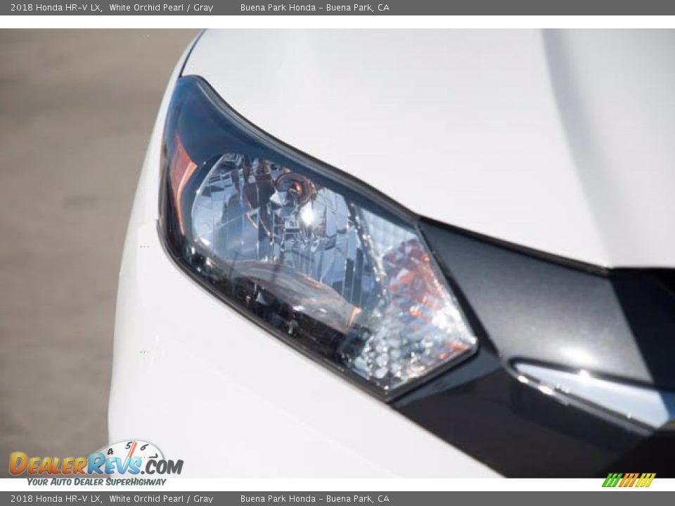 2018 Honda HR-V LX White Orchid Pearl / Gray Photo #8