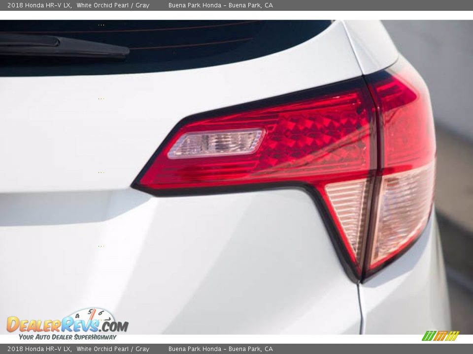 2018 Honda HR-V LX White Orchid Pearl / Gray Photo #13