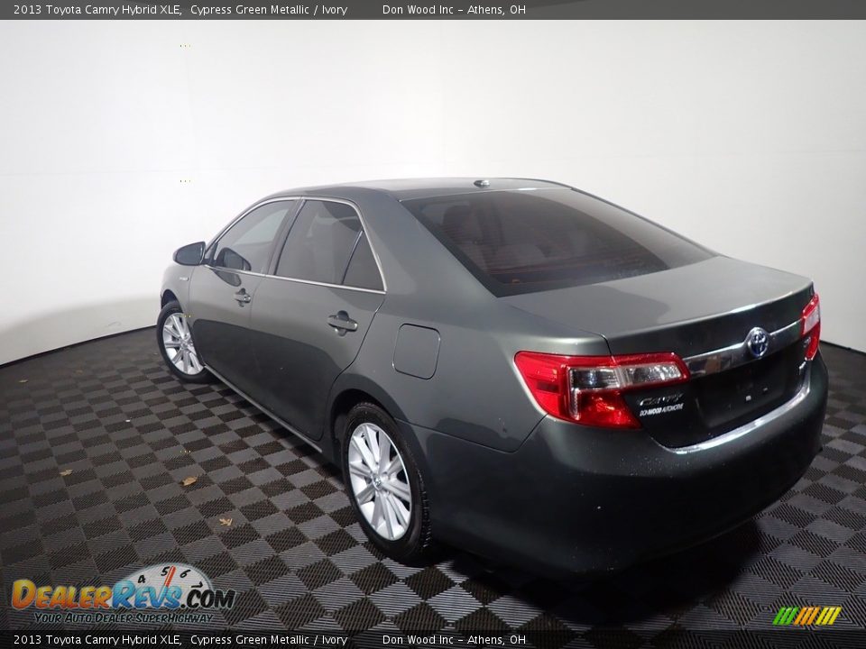 2013 Toyota Camry Hybrid XLE Cypress Green Metallic / Ivory Photo #6