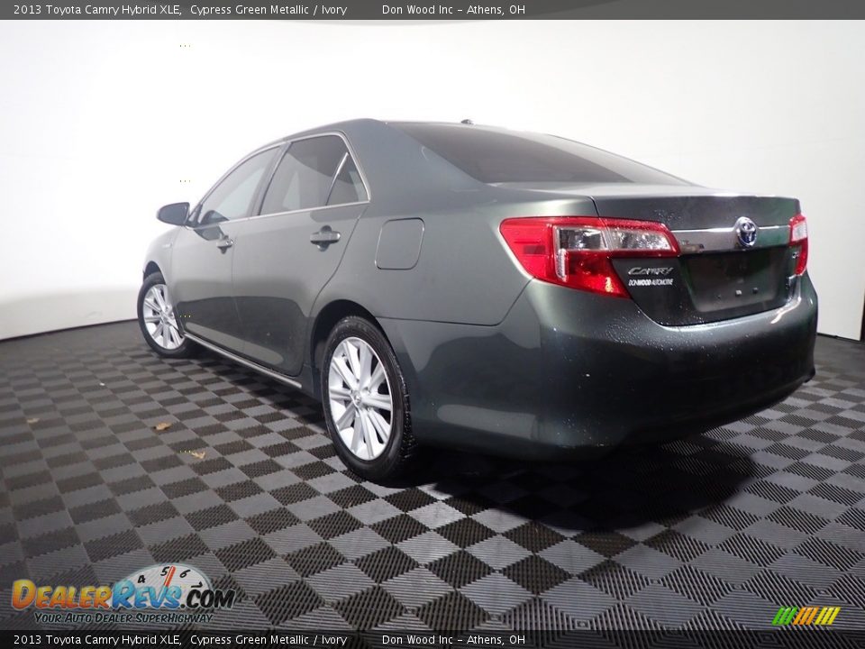 2013 Toyota Camry Hybrid XLE Cypress Green Metallic / Ivory Photo #8
