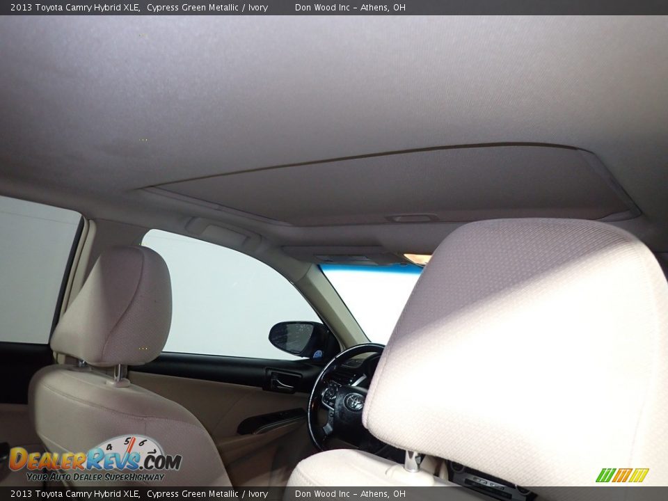 2013 Toyota Camry Hybrid XLE Cypress Green Metallic / Ivory Photo #11