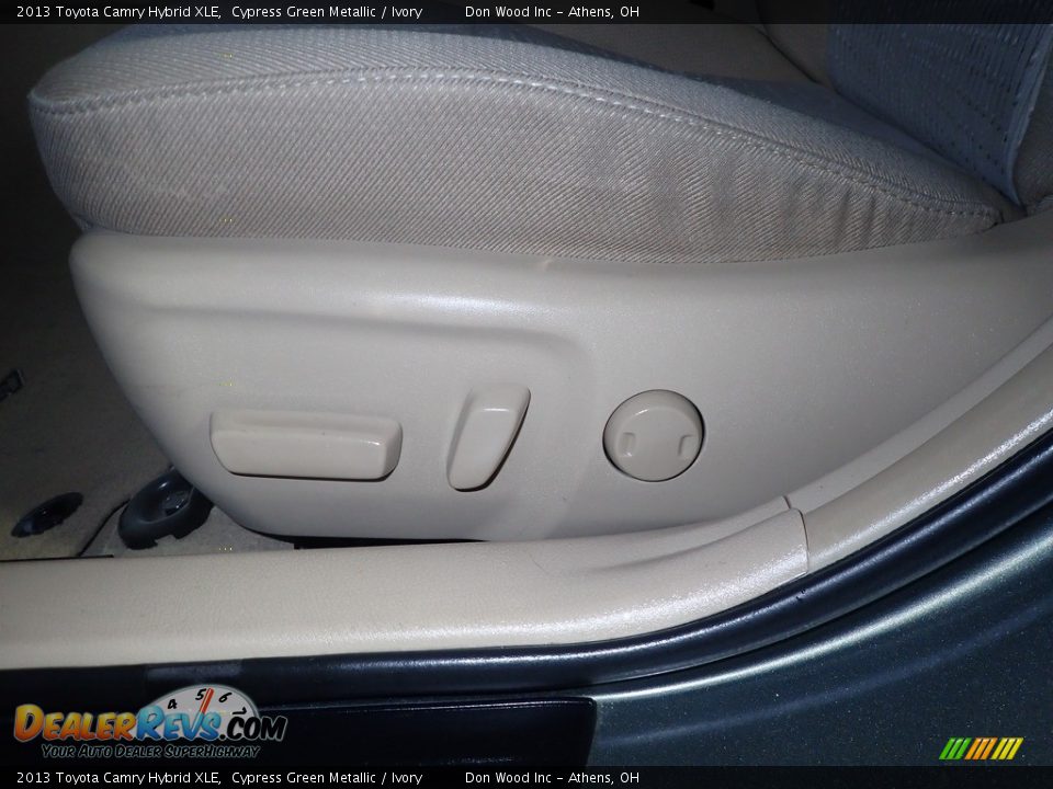 2013 Toyota Camry Hybrid XLE Cypress Green Metallic / Ivory Photo #18