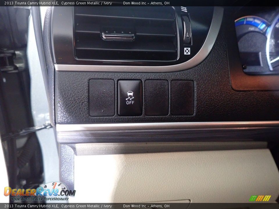 2013 Toyota Camry Hybrid XLE Cypress Green Metallic / Ivory Photo #24