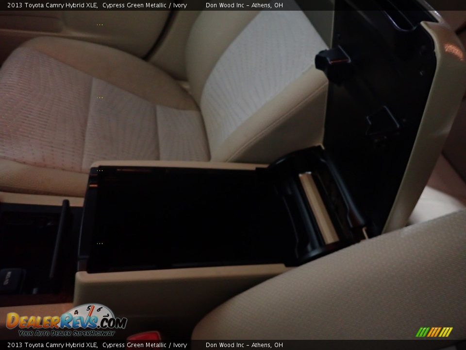 2013 Toyota Camry Hybrid XLE Cypress Green Metallic / Ivory Photo #28
