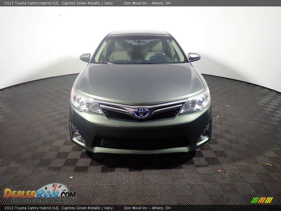 2013 Toyota Camry Hybrid XLE Cypress Green Metallic / Ivory Photo #36