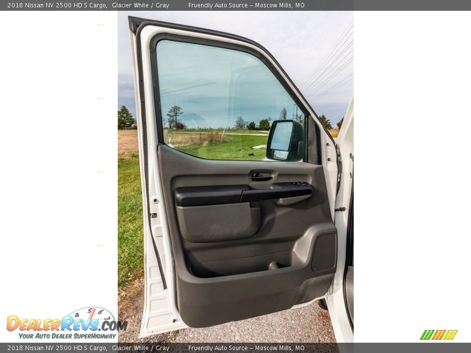 2018 Nissan NV 2500 HD S Cargo Glacier White / Gray Photo #20