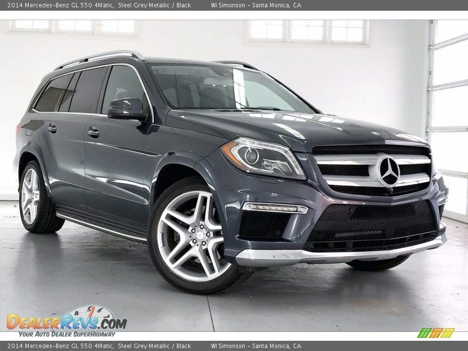 Front 3/4 View of 2014 Mercedes-Benz GL 550 4Matic Photo #34