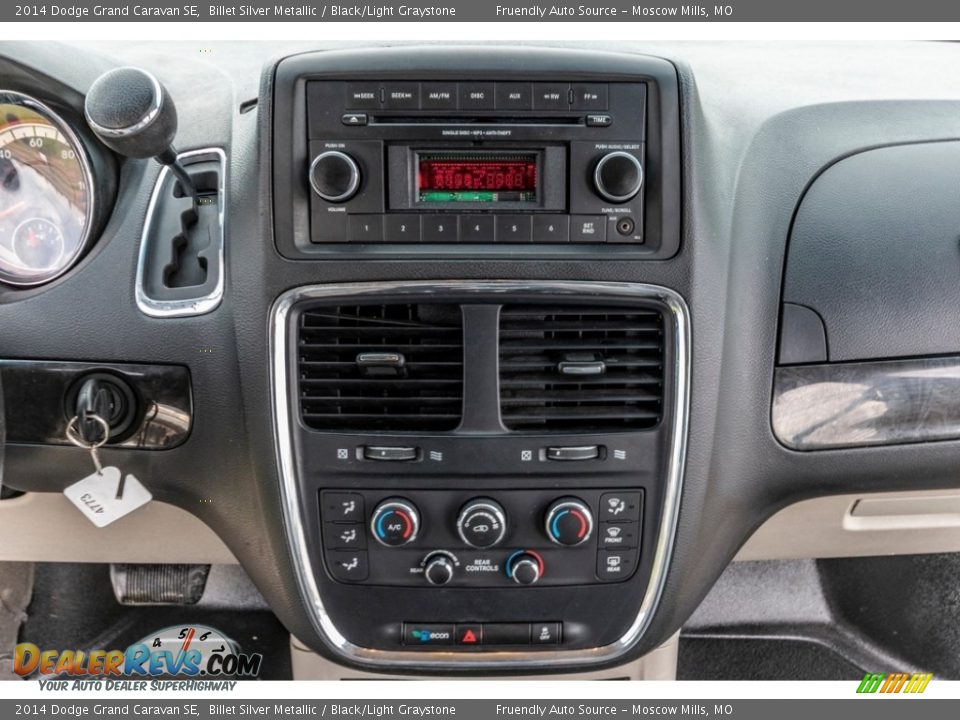 Controls of 2014 Dodge Grand Caravan SE Photo #33