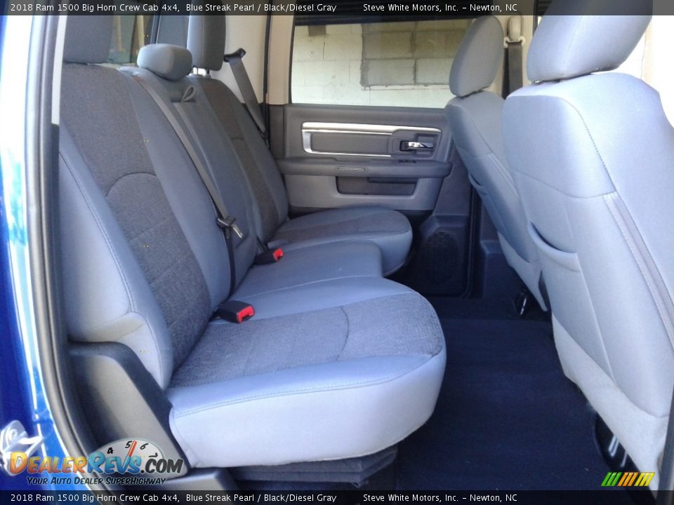 2018 Ram 1500 Big Horn Crew Cab 4x4 Blue Streak Pearl / Black/Diesel Gray Photo #16