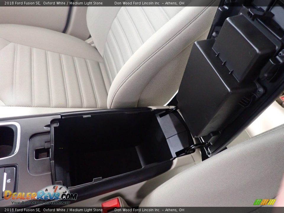 2018 Ford Fusion SE Oxford White / Medium Light Stone Photo #27