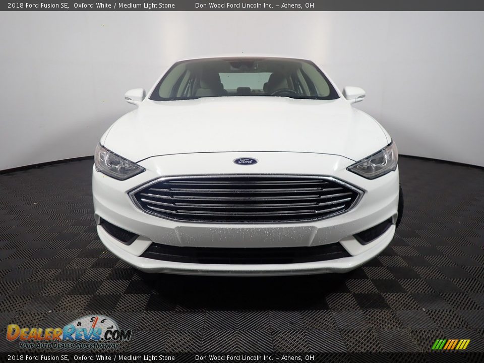 2018 Ford Fusion SE Oxford White / Medium Light Stone Photo #36