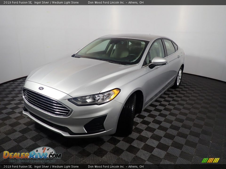 2019 Ford Fusion SE Ingot Silver / Medium Light Stone Photo #4