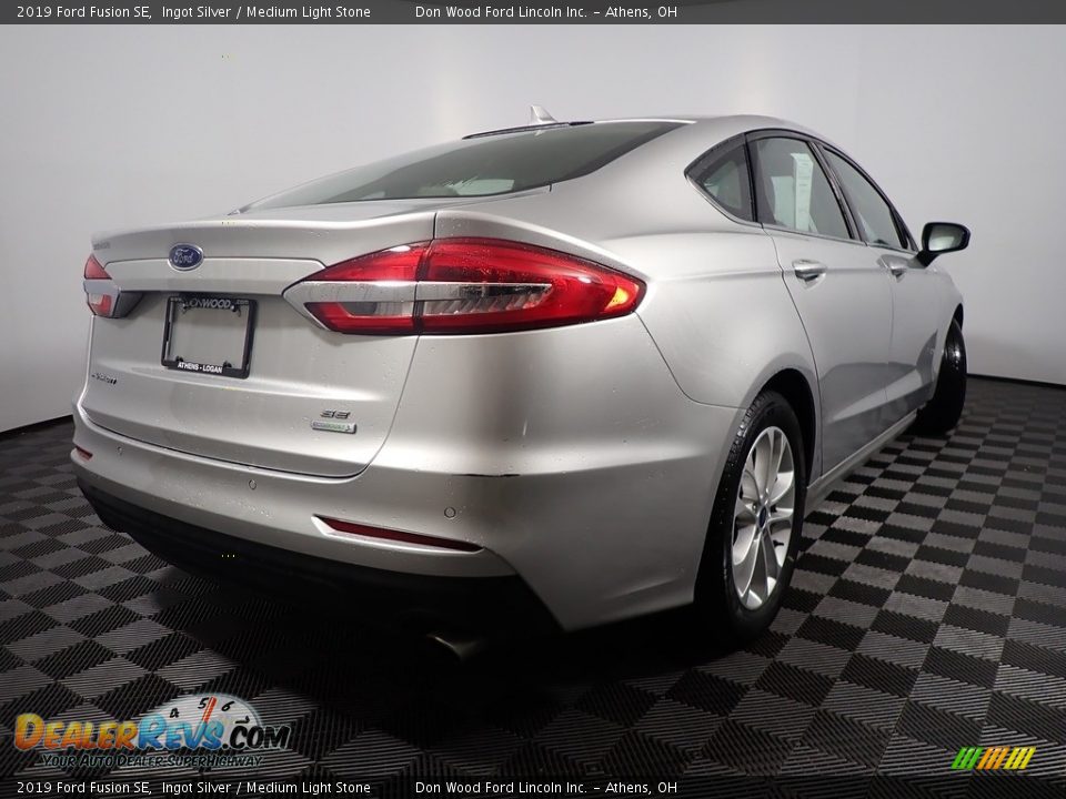 2019 Ford Fusion SE Ingot Silver / Medium Light Stone Photo #7