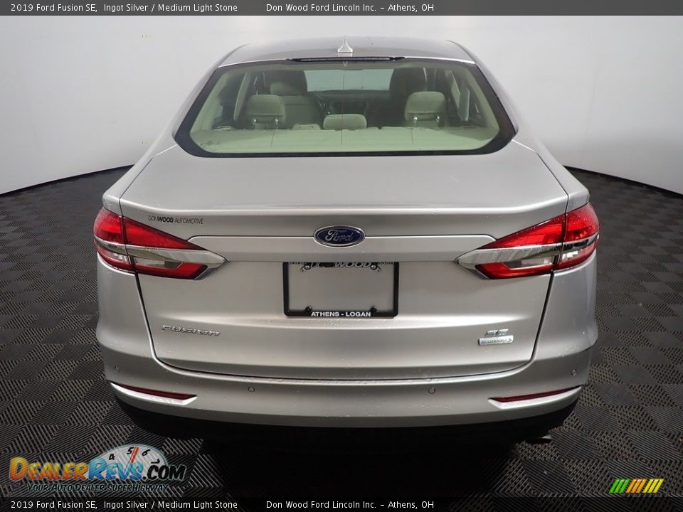 2019 Ford Fusion SE Ingot Silver / Medium Light Stone Photo #11