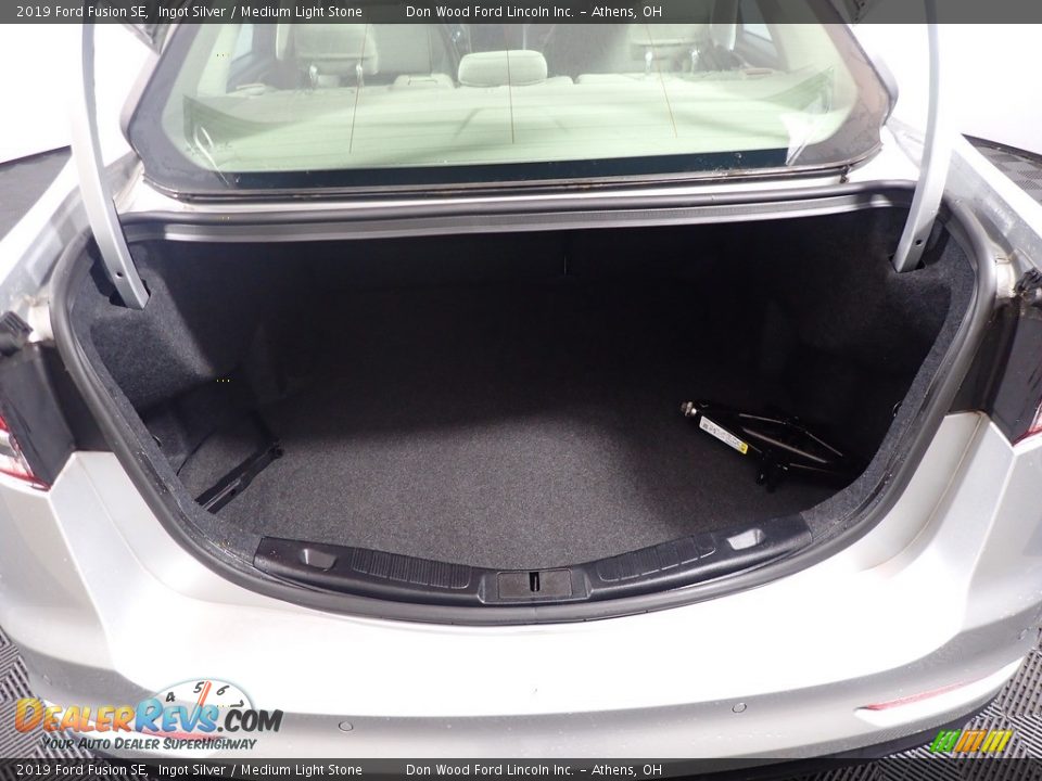 2019 Ford Fusion SE Ingot Silver / Medium Light Stone Photo #13