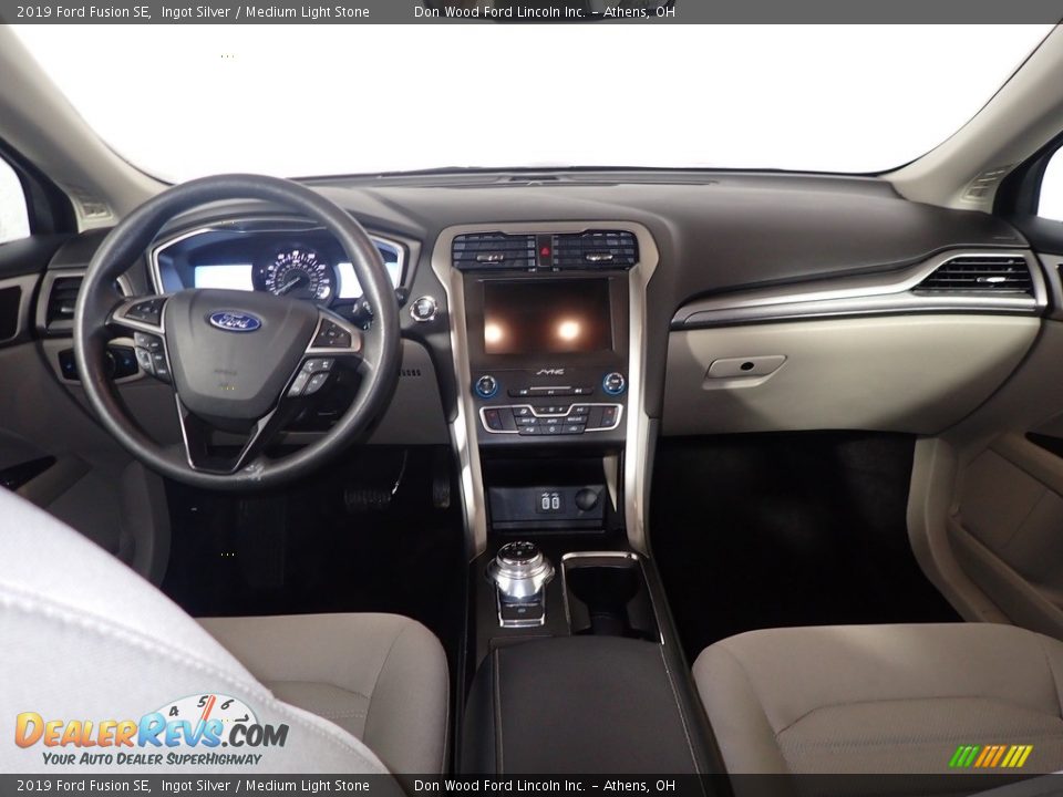 2019 Ford Fusion SE Ingot Silver / Medium Light Stone Photo #18