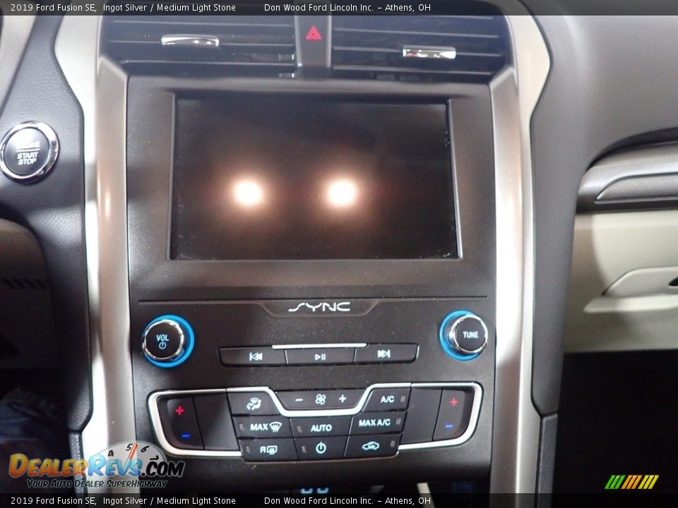 2019 Ford Fusion SE Ingot Silver / Medium Light Stone Photo #24