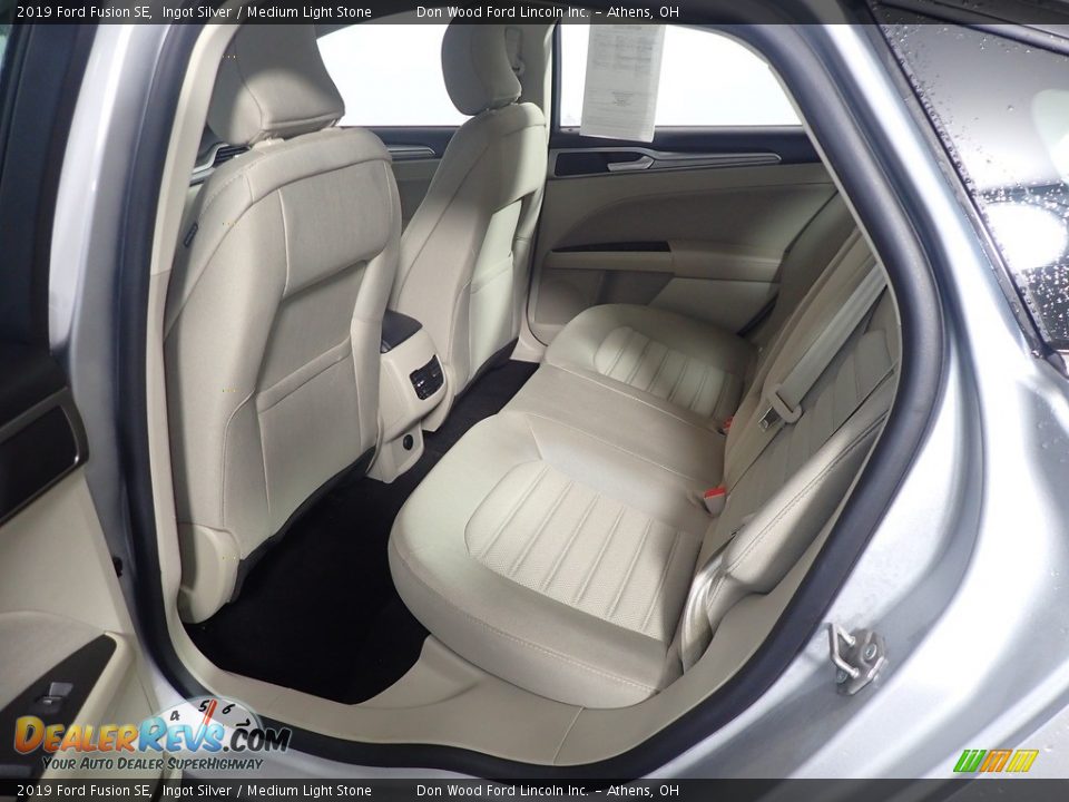 2019 Ford Fusion SE Ingot Silver / Medium Light Stone Photo #29