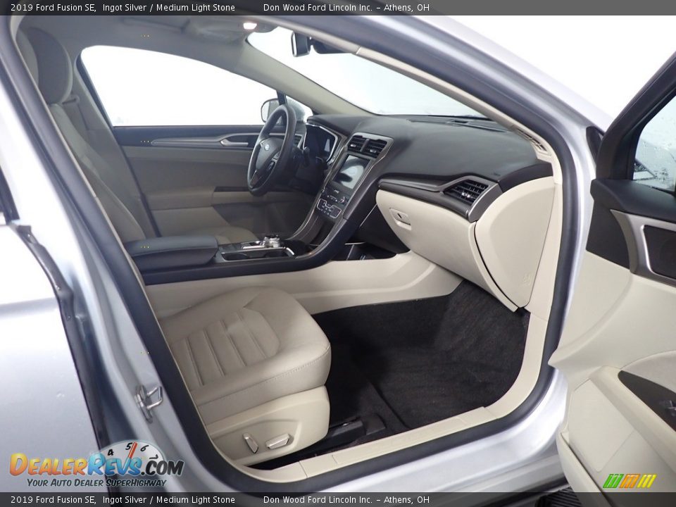 2019 Ford Fusion SE Ingot Silver / Medium Light Stone Photo #33