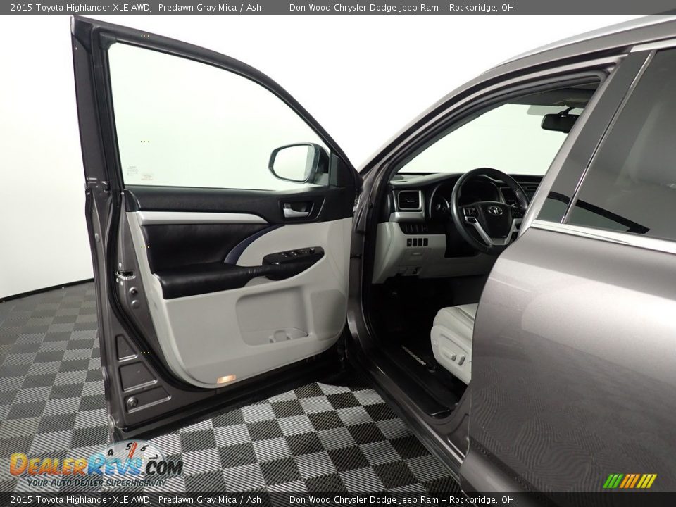 2015 Toyota Highlander XLE AWD Predawn Gray Mica / Ash Photo #11