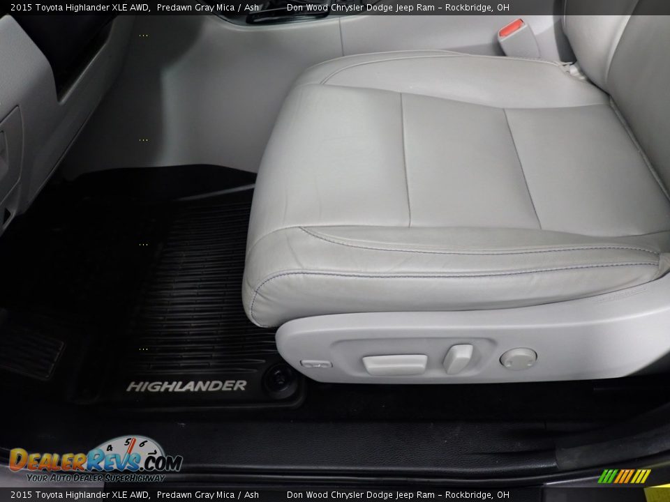2015 Toyota Highlander XLE AWD Predawn Gray Mica / Ash Photo #26