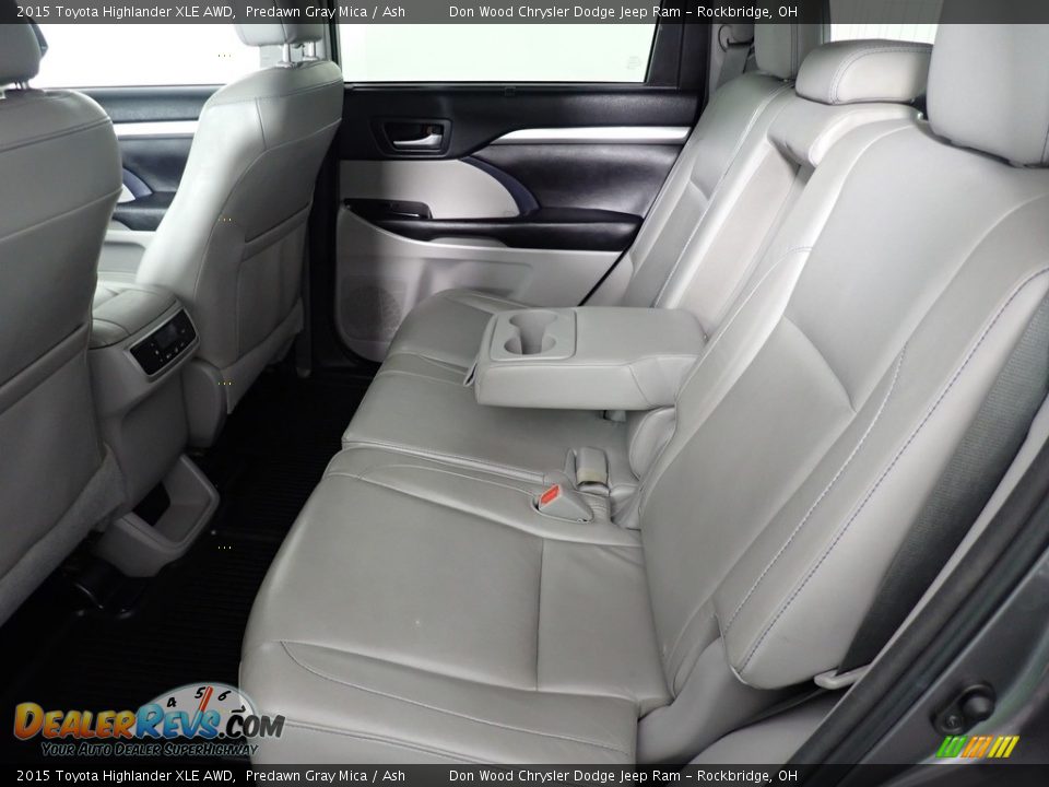 2015 Toyota Highlander XLE AWD Predawn Gray Mica / Ash Photo #31